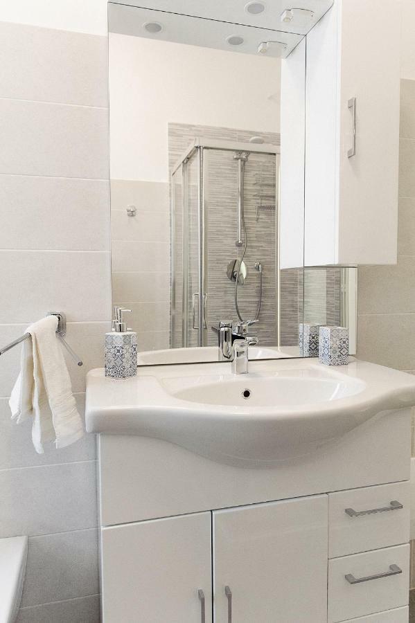 Da Olga Apartment Desenzano del Garda Ngoại thất bức ảnh