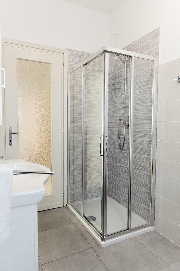 Da Olga Apartment Desenzano del Garda Ngoại thất bức ảnh